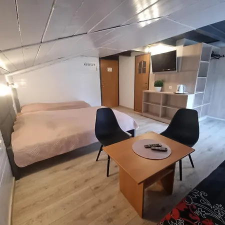 Alaska Homestay *